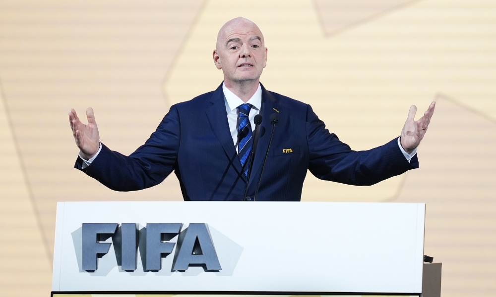 他为何备受 他为何备受